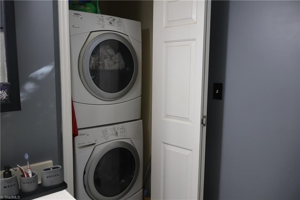 7381 Broad Street Property Photo 14