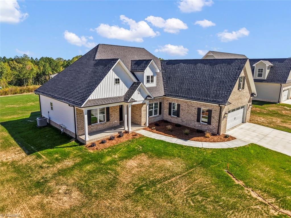 212 Cool Run Property Photo 3