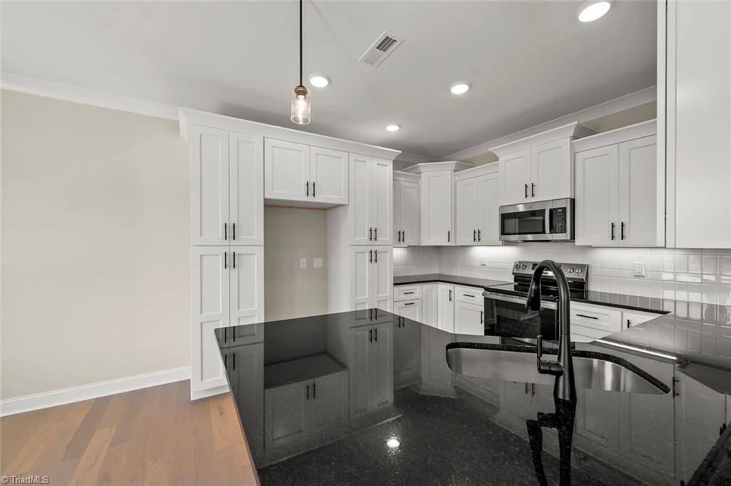 212 Cool Run Property Photo 12
