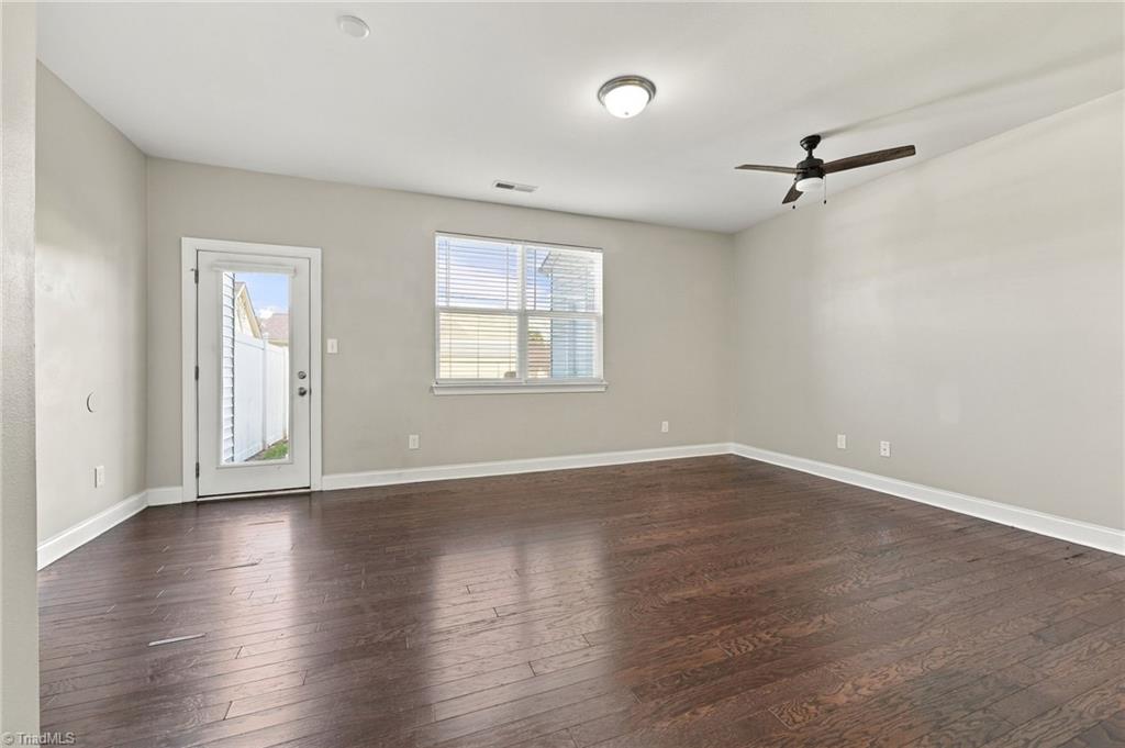 206 Crane Creek Way Property Photo 4