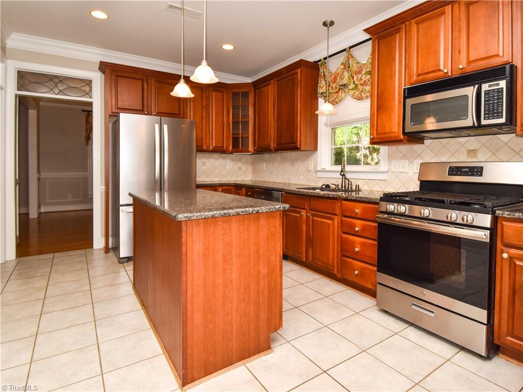 4634 Pebble Lake Drive Property Photo 8