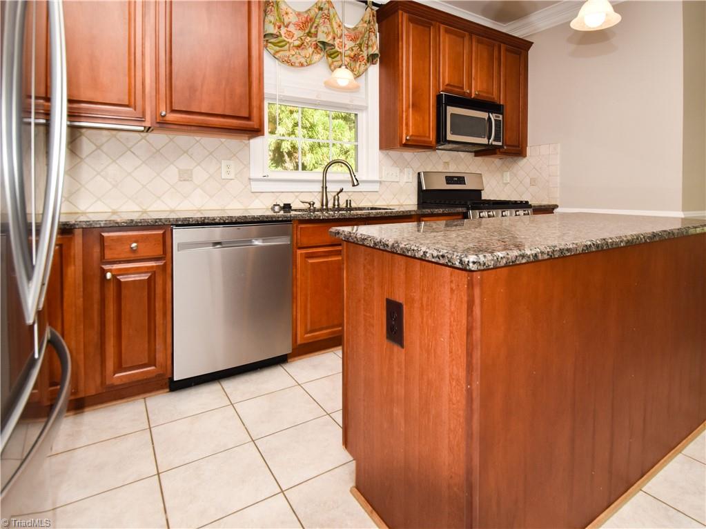 4634 Pebble Lake Drive Property Photo 9