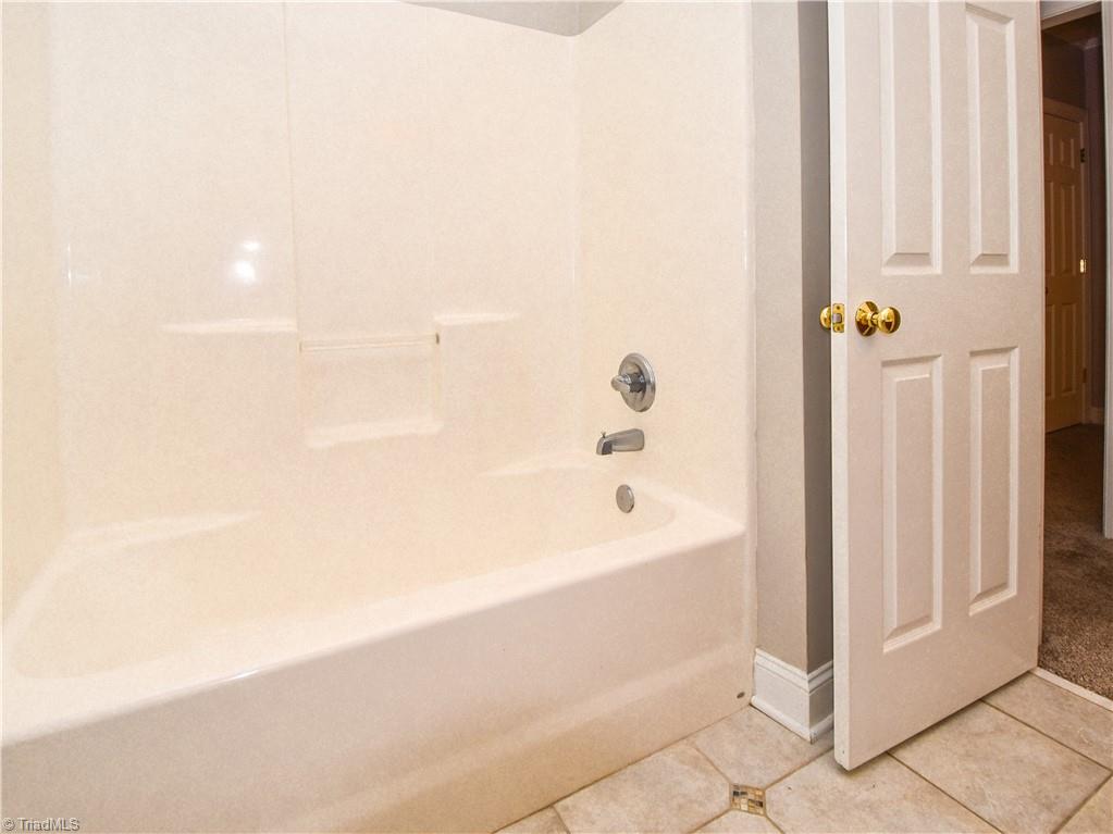 4634 Pebble Lake Drive Property Photo 30