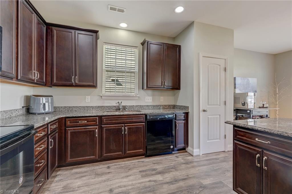 4045 Dunkirk Drive Property Photo 13
