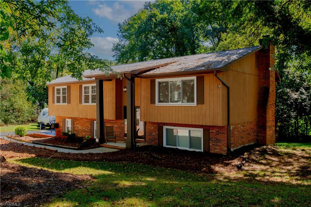 605 Greenvine Circle Property Photo 1