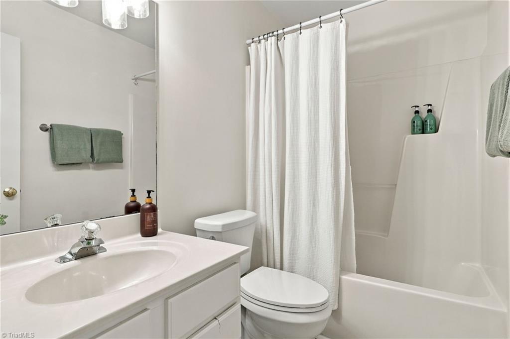 3339 Cherrybrook Drive Property Photo 4