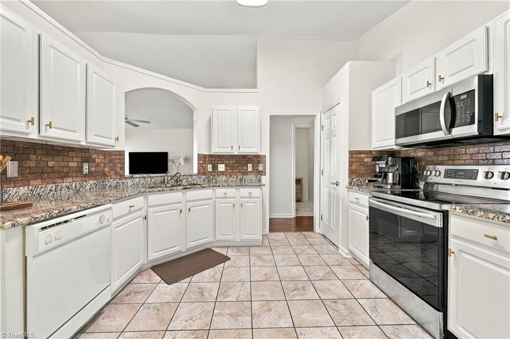 3339 Cherrybrook Drive Property Photo 17