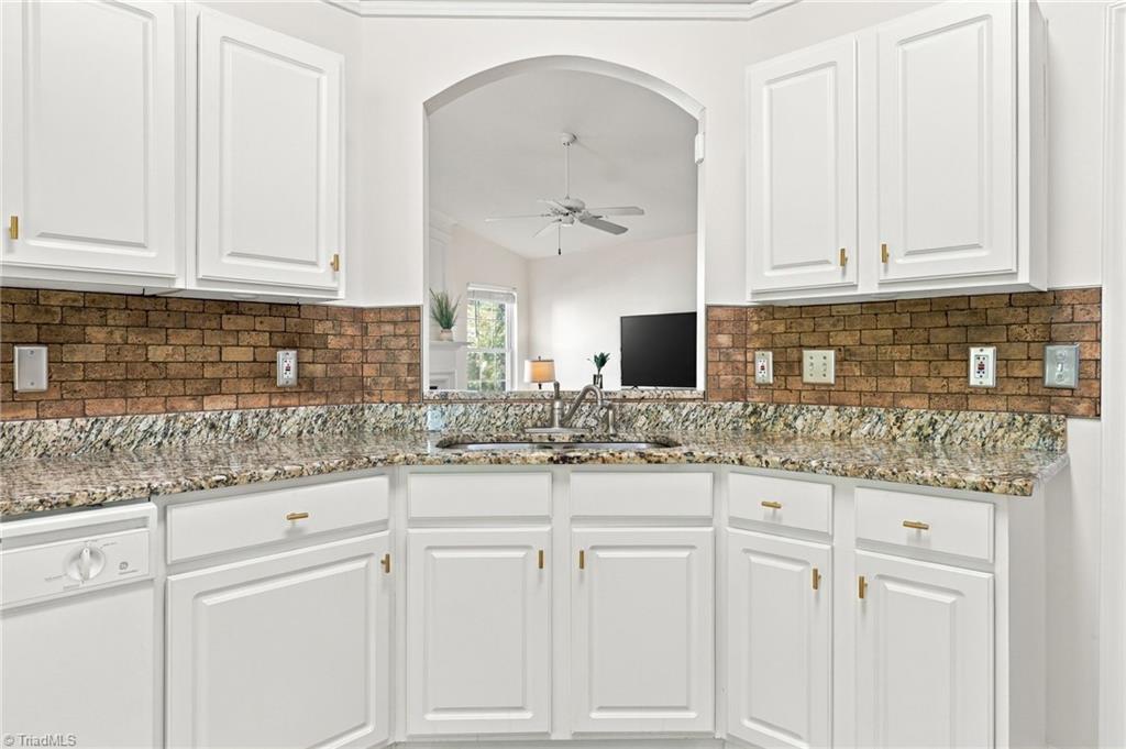 3339 Cherrybrook Drive Property Photo 18