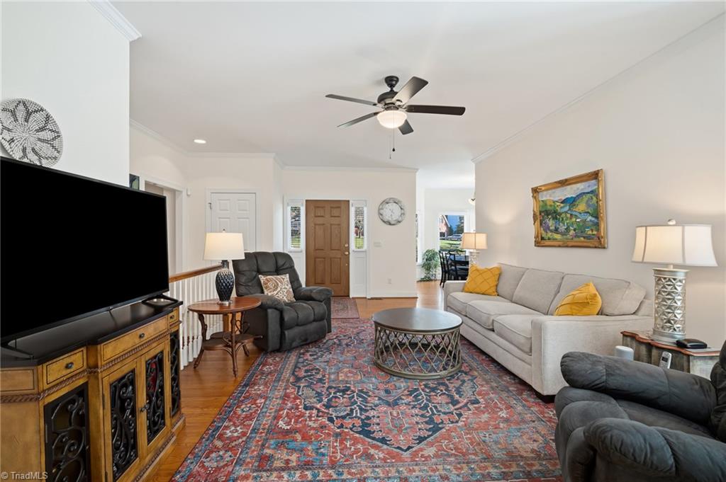 6858 Greenbrook Drive Property Photo 3