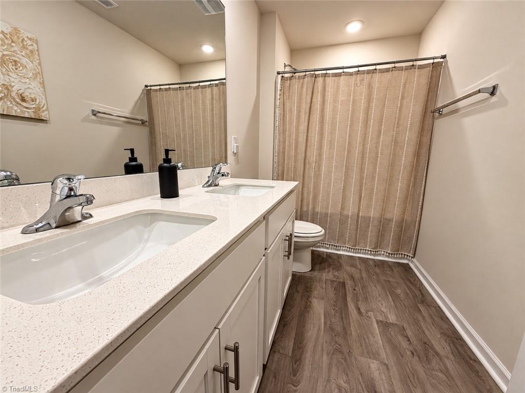 722 Hickory Point Drive Property Photo 20