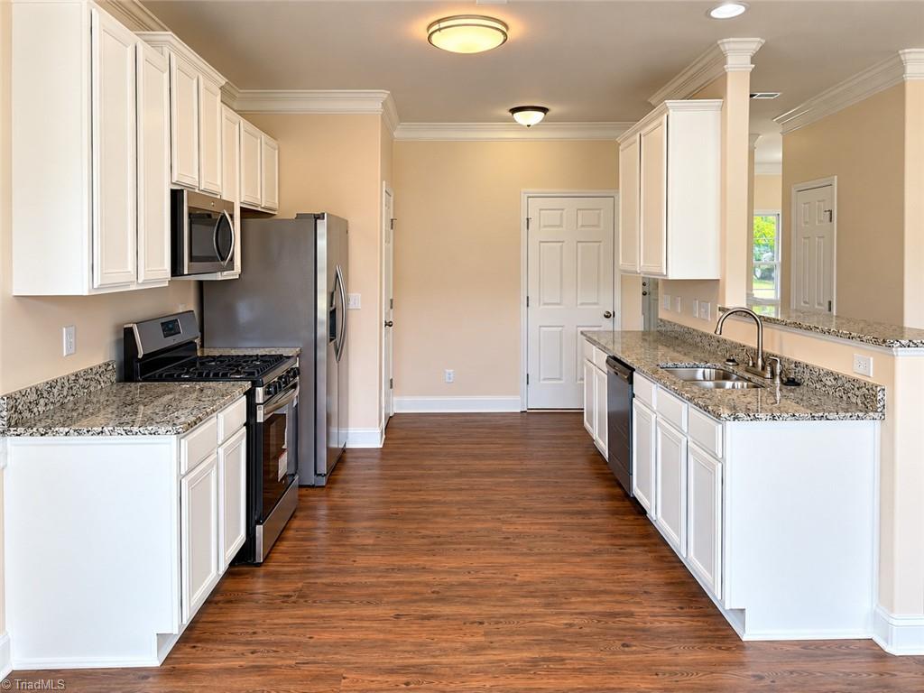 5363 Esher Drive Property Photo 7
