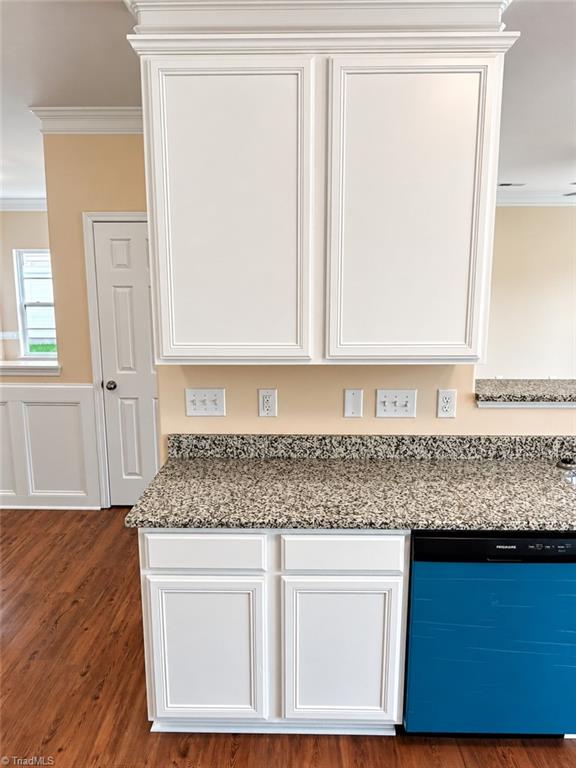 5363 Esher Drive Property Photo 10