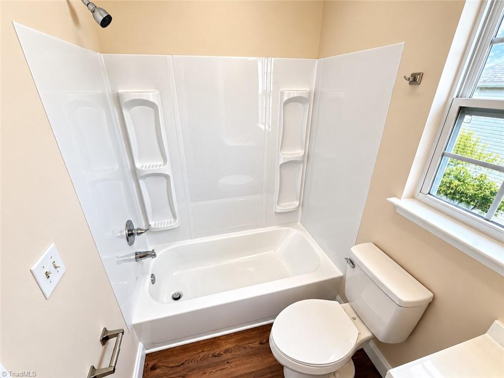 5363 Esher Drive Property Photo 28