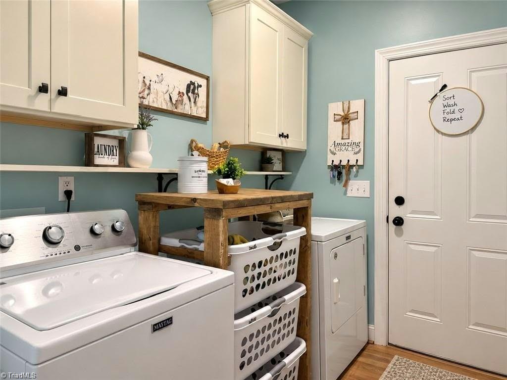 1935 Wall Loop Road Property Photo 11