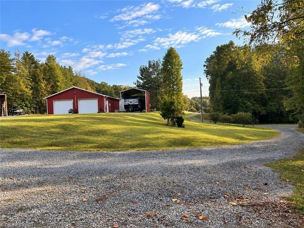 1935 Wall Loop Road Property Photo 15