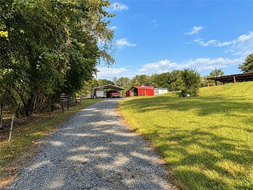 1935 Wall Loop Road Property Photo 21
