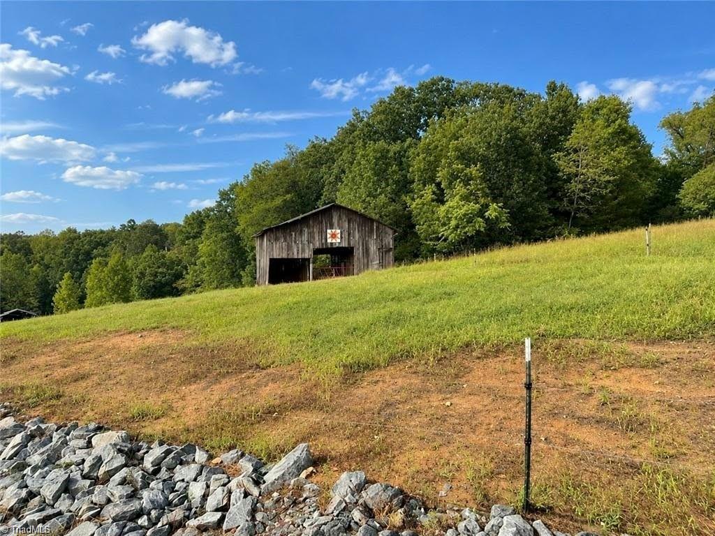 1935 Wall Loop Road Property Photo 23