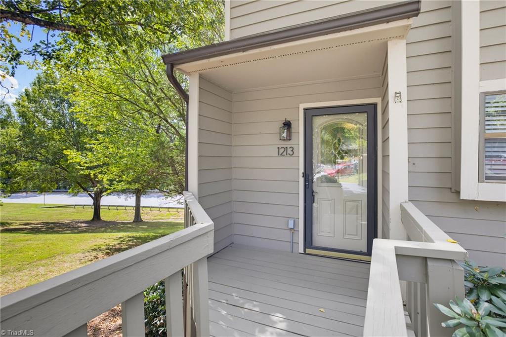 1213 Watermark Court Property Photo 2