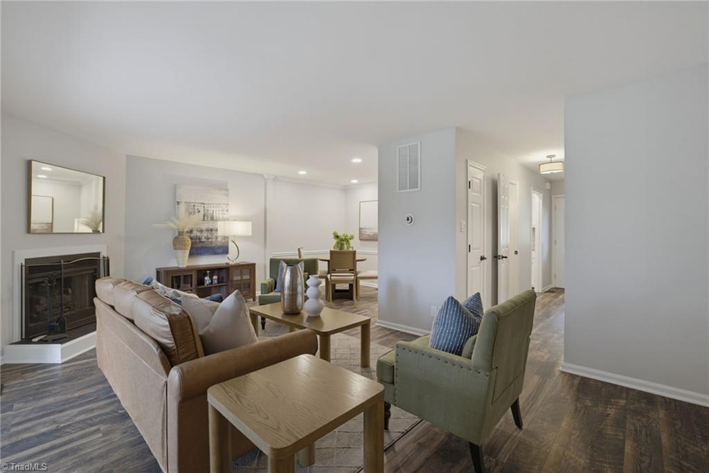 1213 Watermark Court Property Photo 5