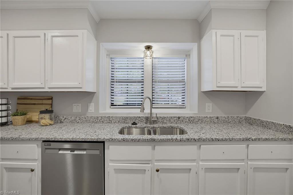 1213 Watermark Court Property Photo 12