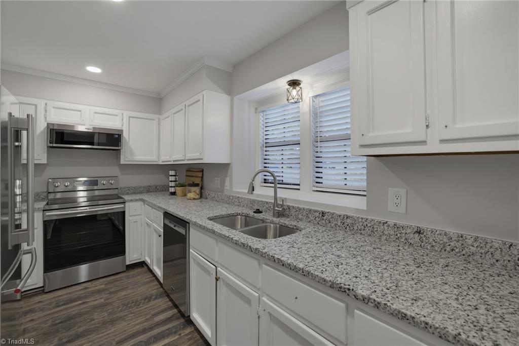1213 Watermark Court Property Photo 13