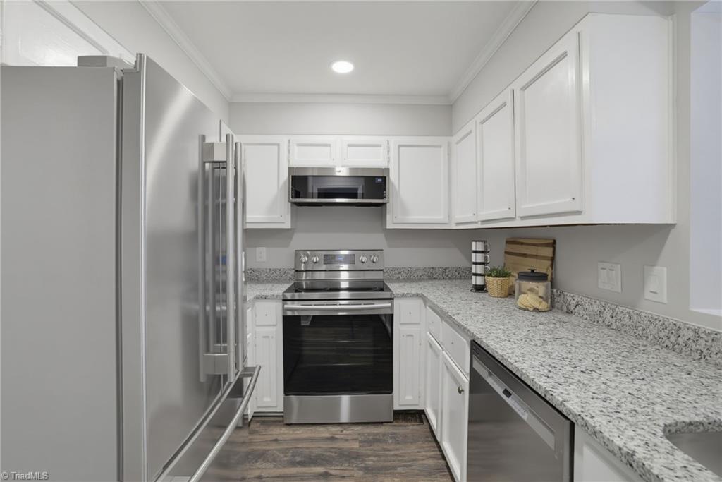 1213 Watermark Court Property Photo 14