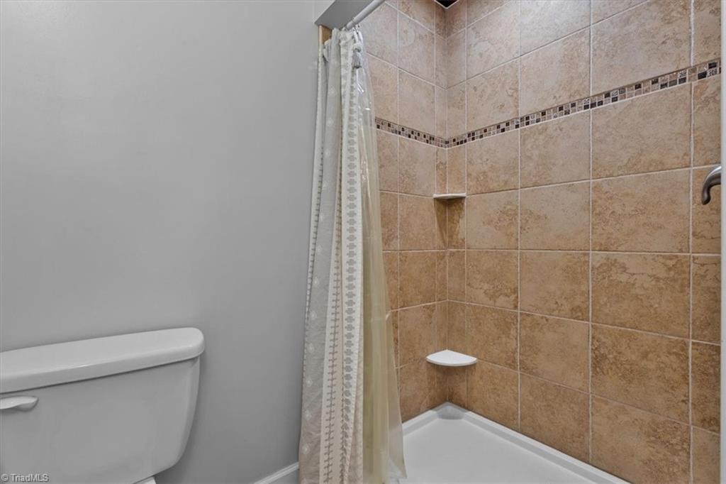 2717 Oak Hollow Drive Property Photo 29