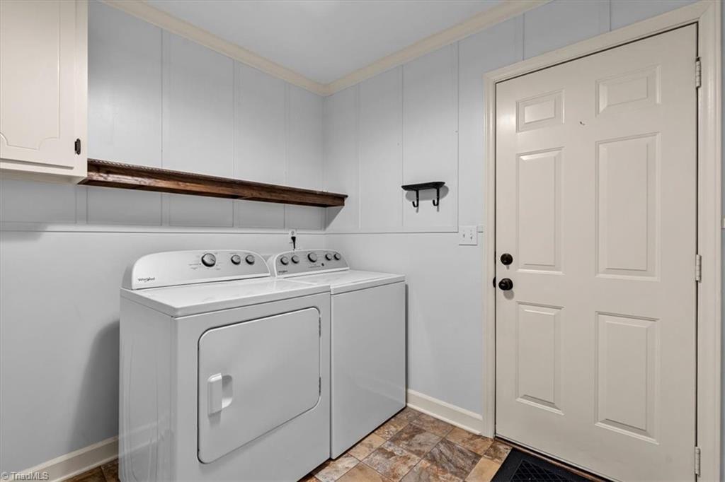 2717 Oak Hollow Drive Property Photo 35