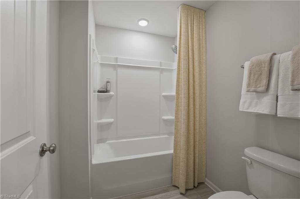 109 Oakdale Forest Lane Property Photo 8