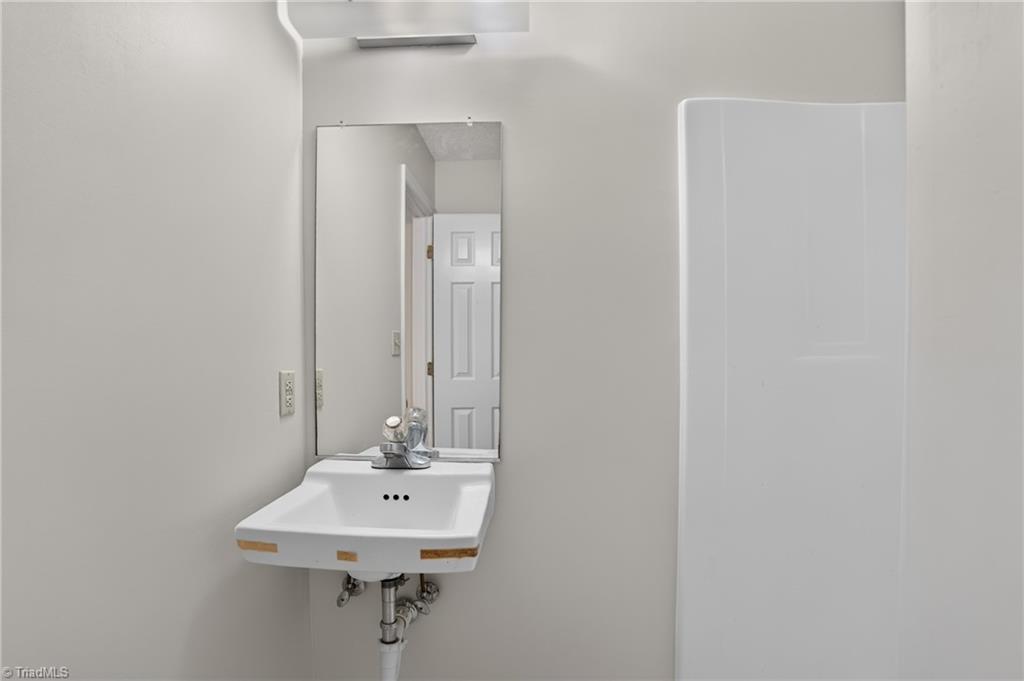 1001 Kings Arms Court Property Photo 14