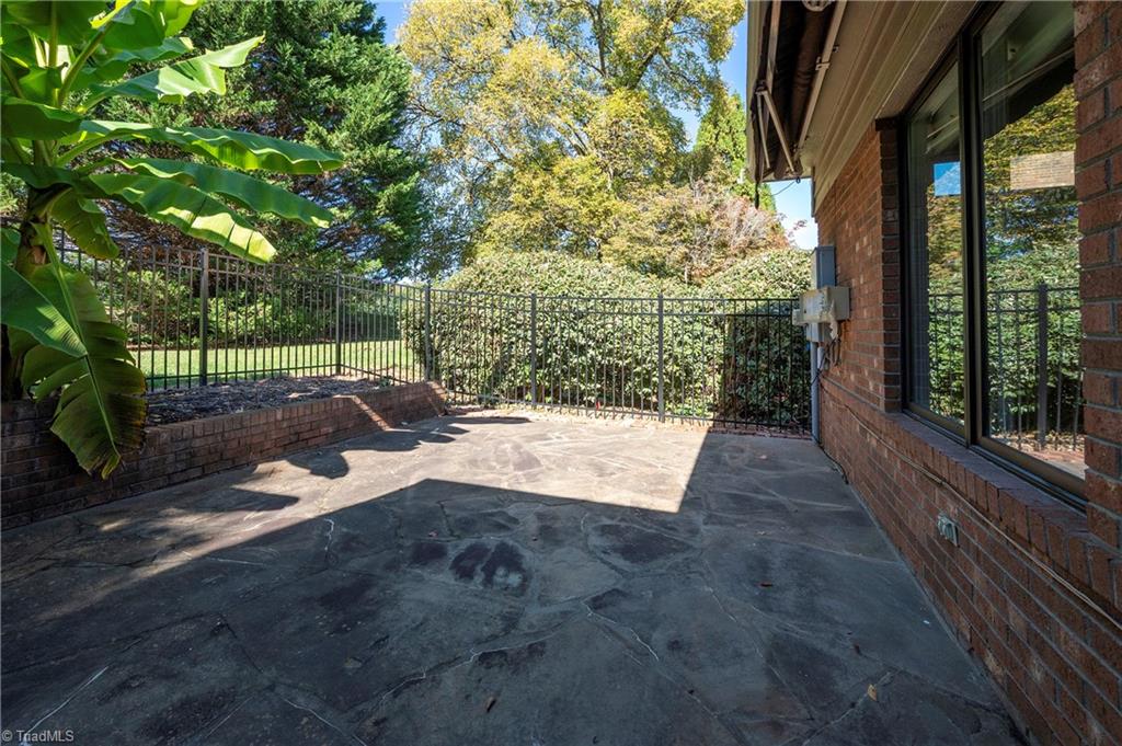 285 Hollybrook Drive Property Photo 26