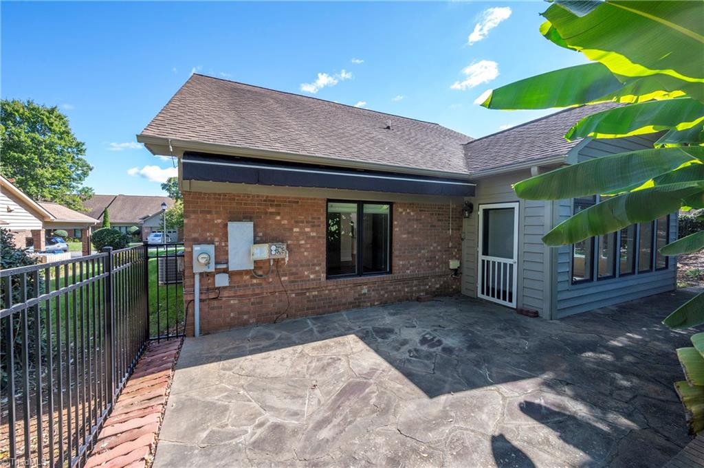 285 Hollybrook Drive Property Photo 27