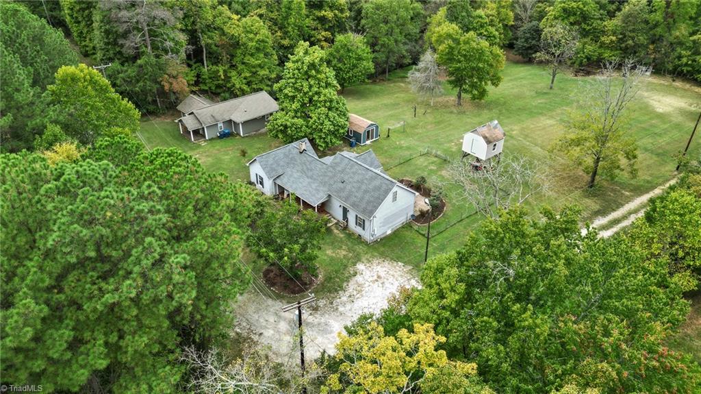 923 Bales Chapel Road Property Photo 1