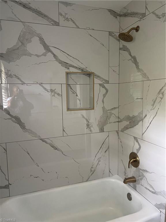 2021 Ashley Drive Property Photo 10