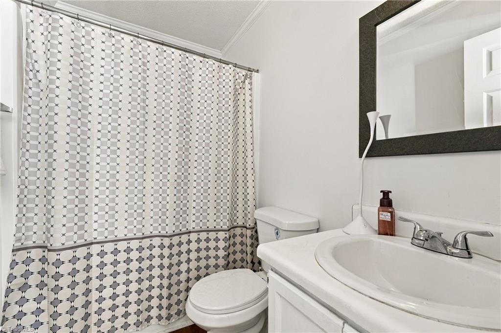 1175 Glendale Drive Property Photo 12