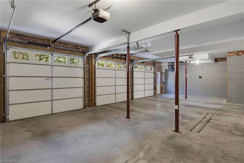 125 Holly Hill Court Property Photo 41
