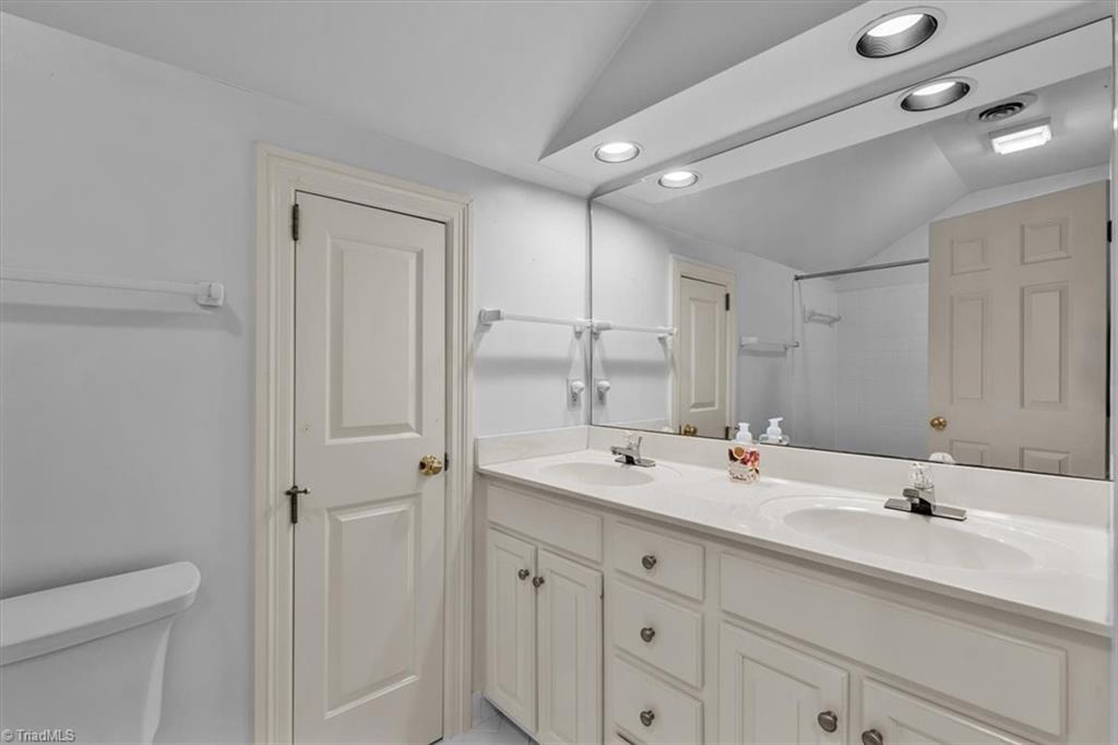 3 Sommerton Court Property Photo 22