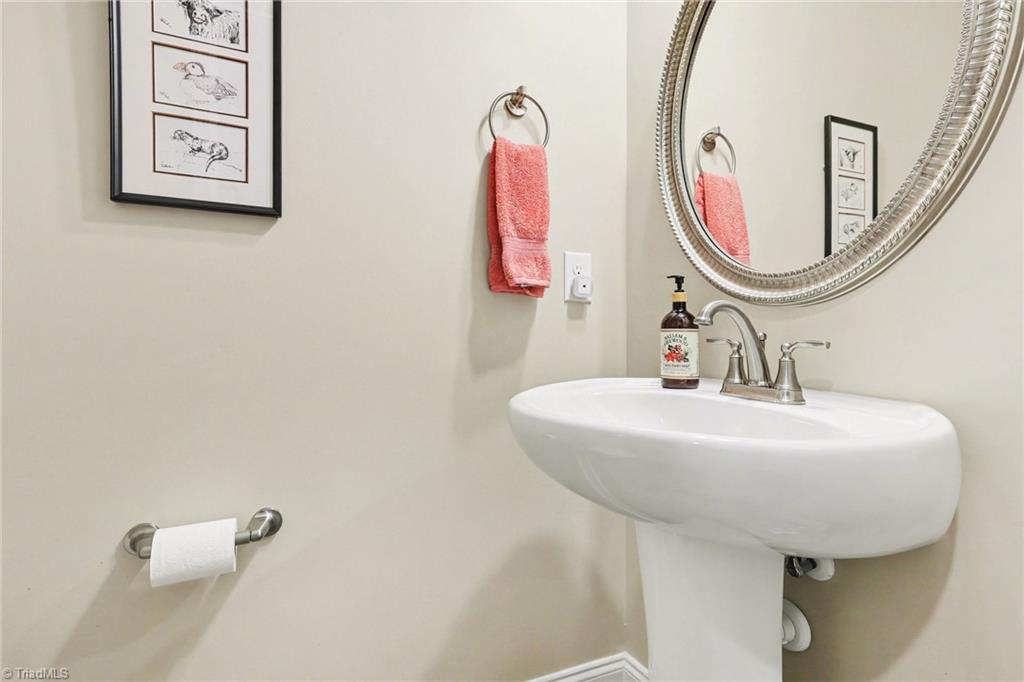 2543 Redwood Hill Court Property Photo 17