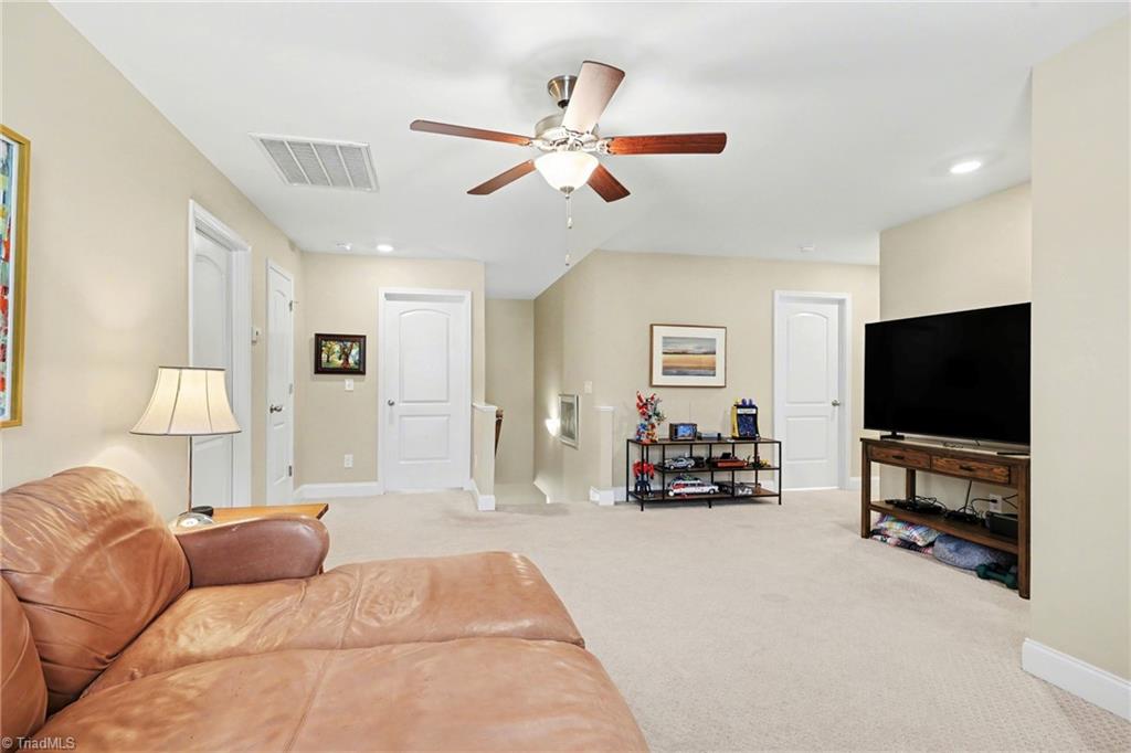 2543 Redwood Hill Court Property Photo 18