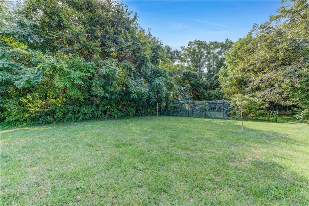2502 Cypress Street Property Photo 4