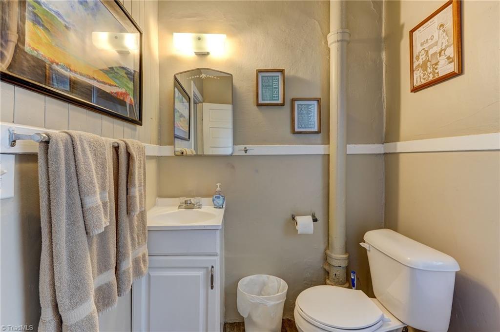 2502 Cypress Street Property Photo 10