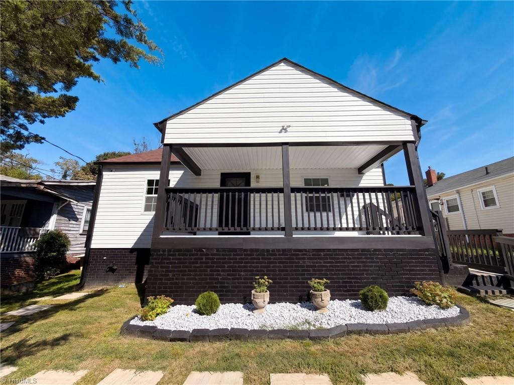 517 E 27th Street Property Photo 1