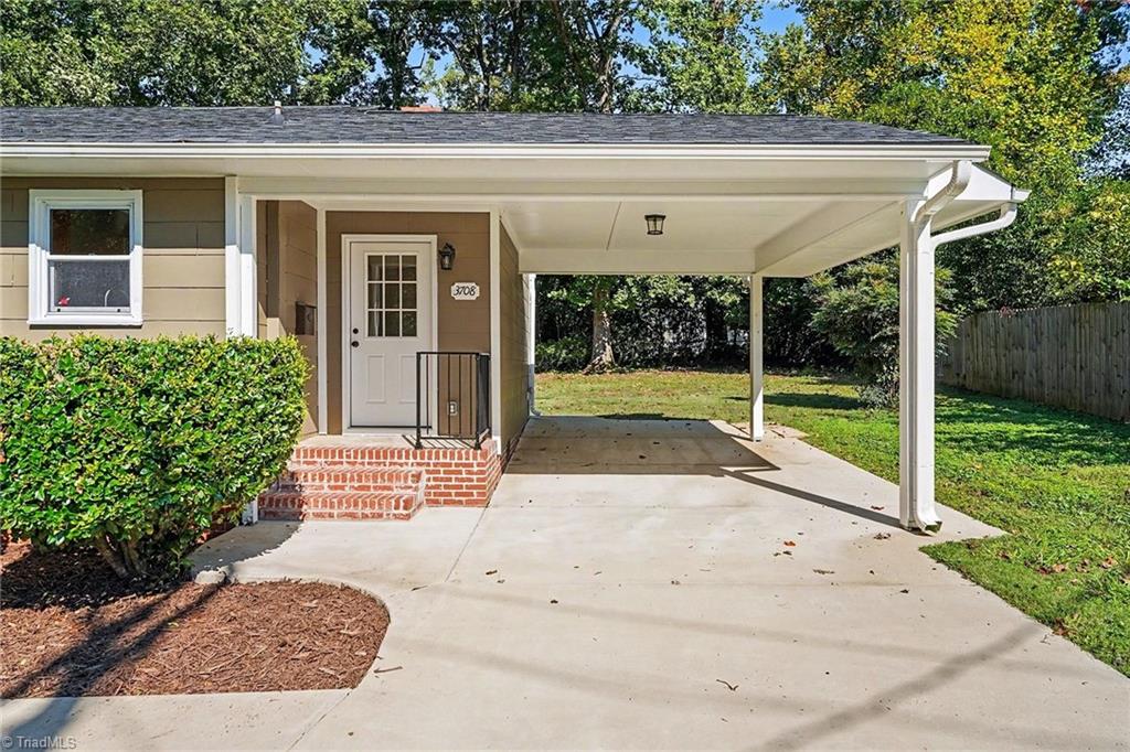 3708 Parkwood Drive Property Photo 2