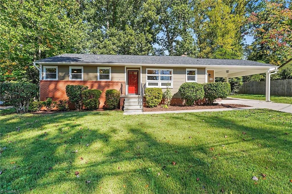 3708 Parkwood Drive Property Photo 3