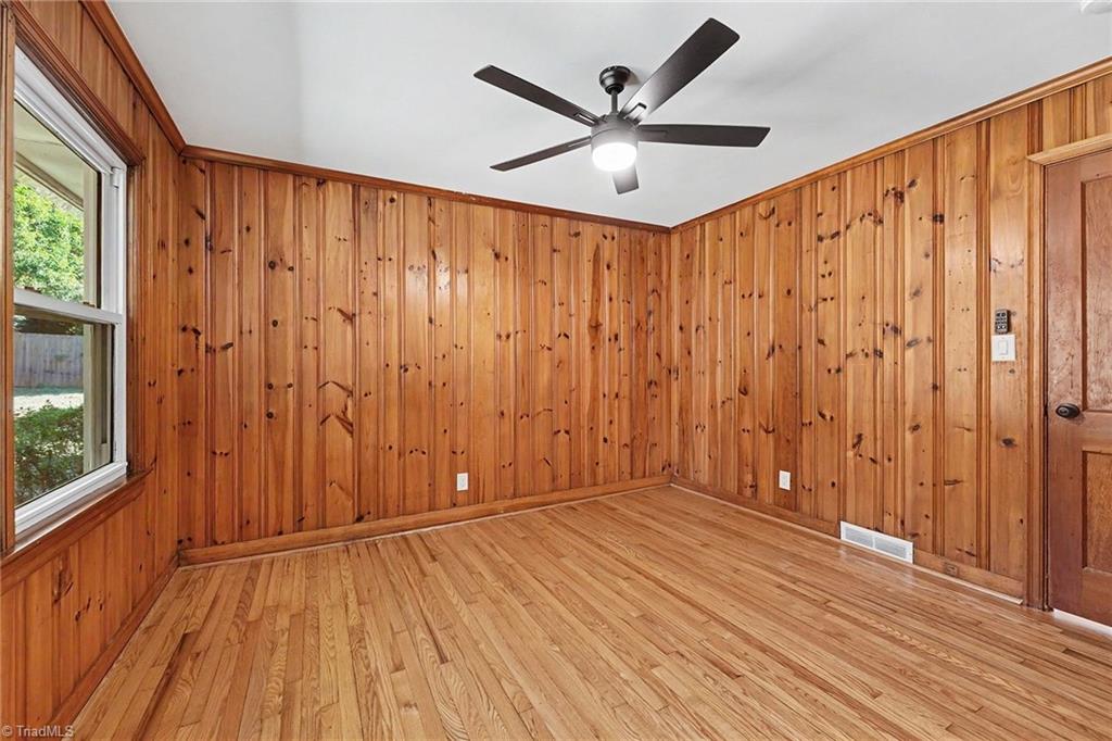 3708 Parkwood Drive Property Photo 14