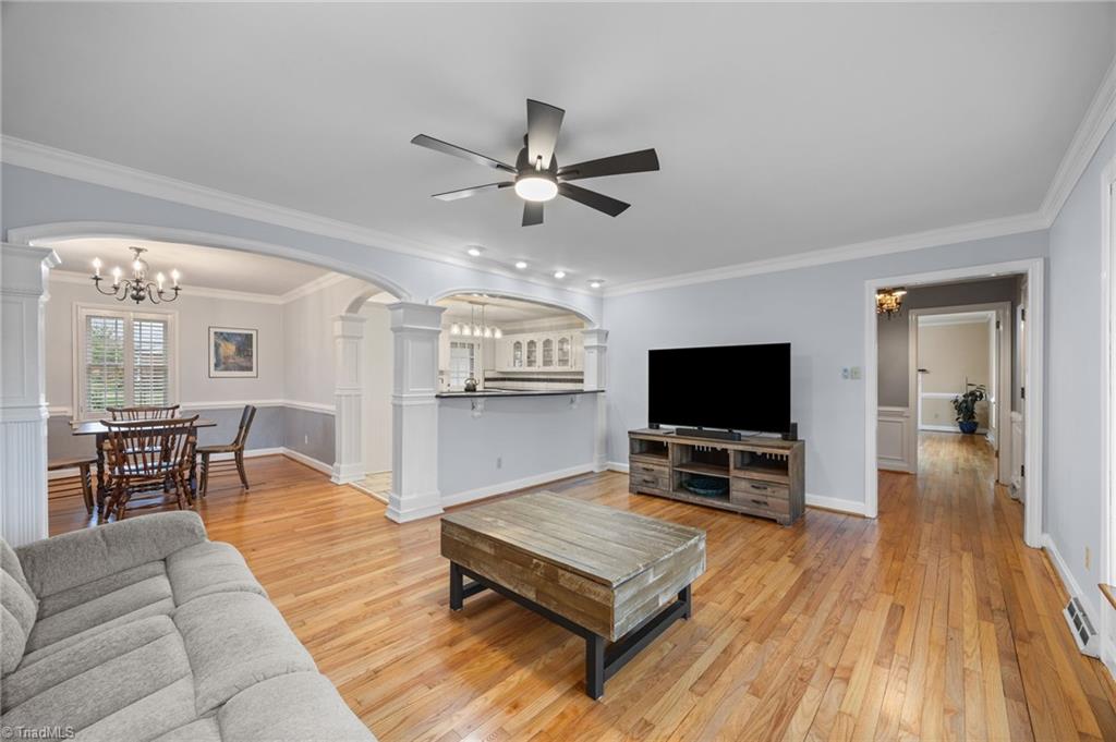 301 Jones Street Property Photo 7
