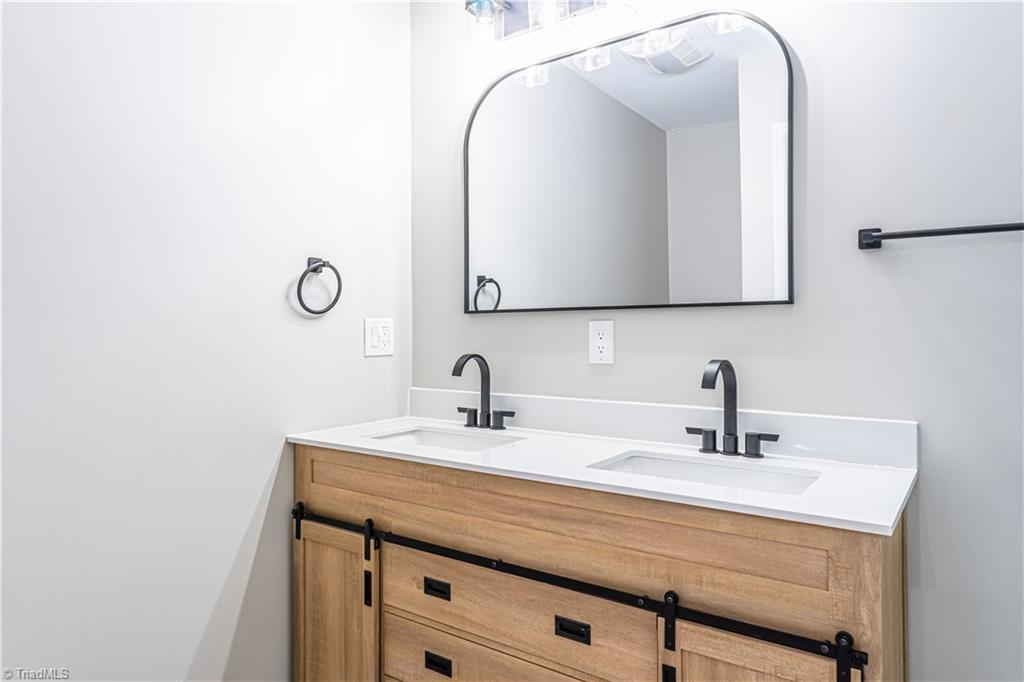 3 Ivyglen Court Property Photo 30
