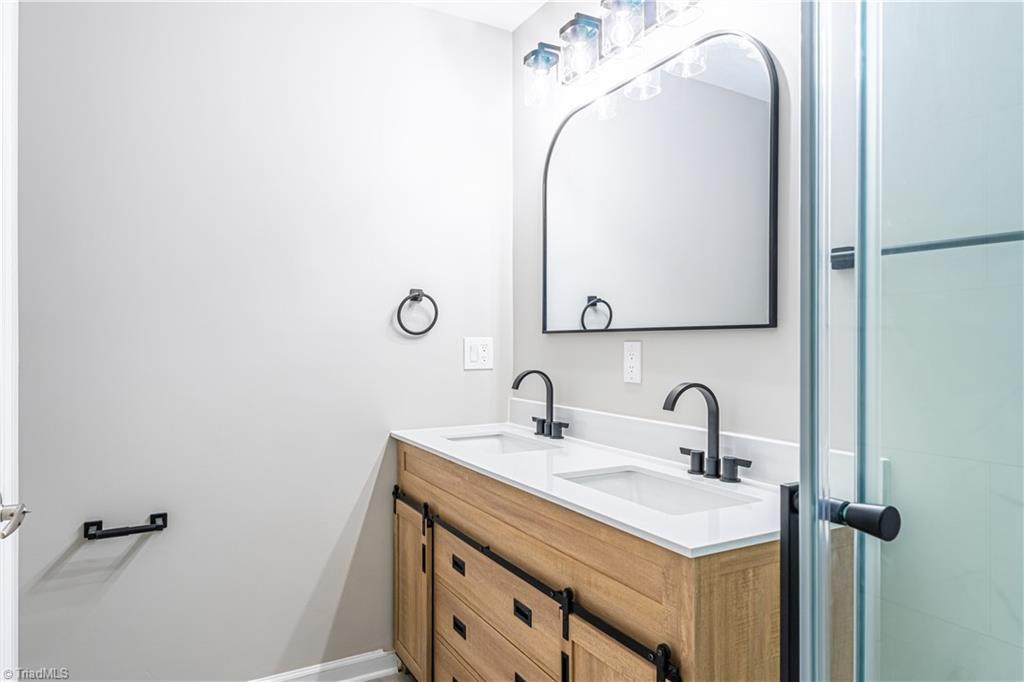 3 Ivyglen Court Property Photo 32