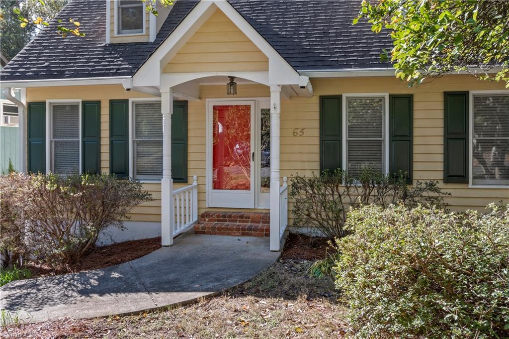 65 Carrisbrooke Lane Property Photo 2