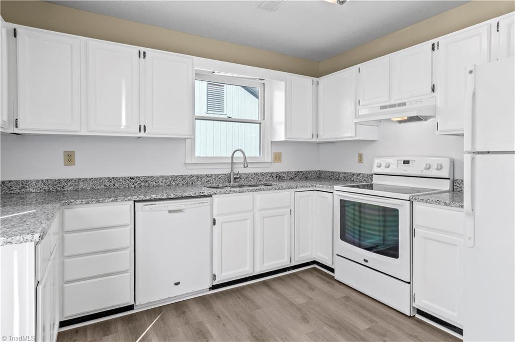 65 Carrisbrooke Lane Property Photo 7
